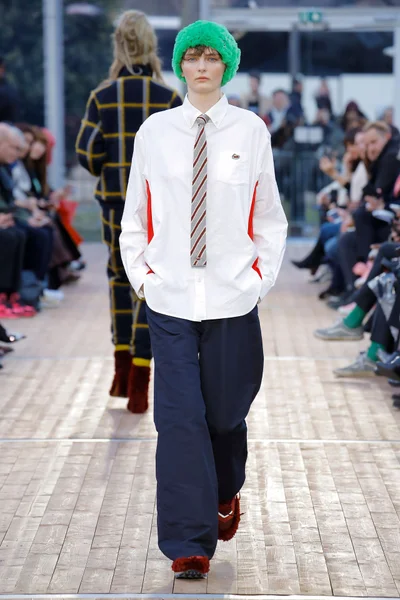 Look 13